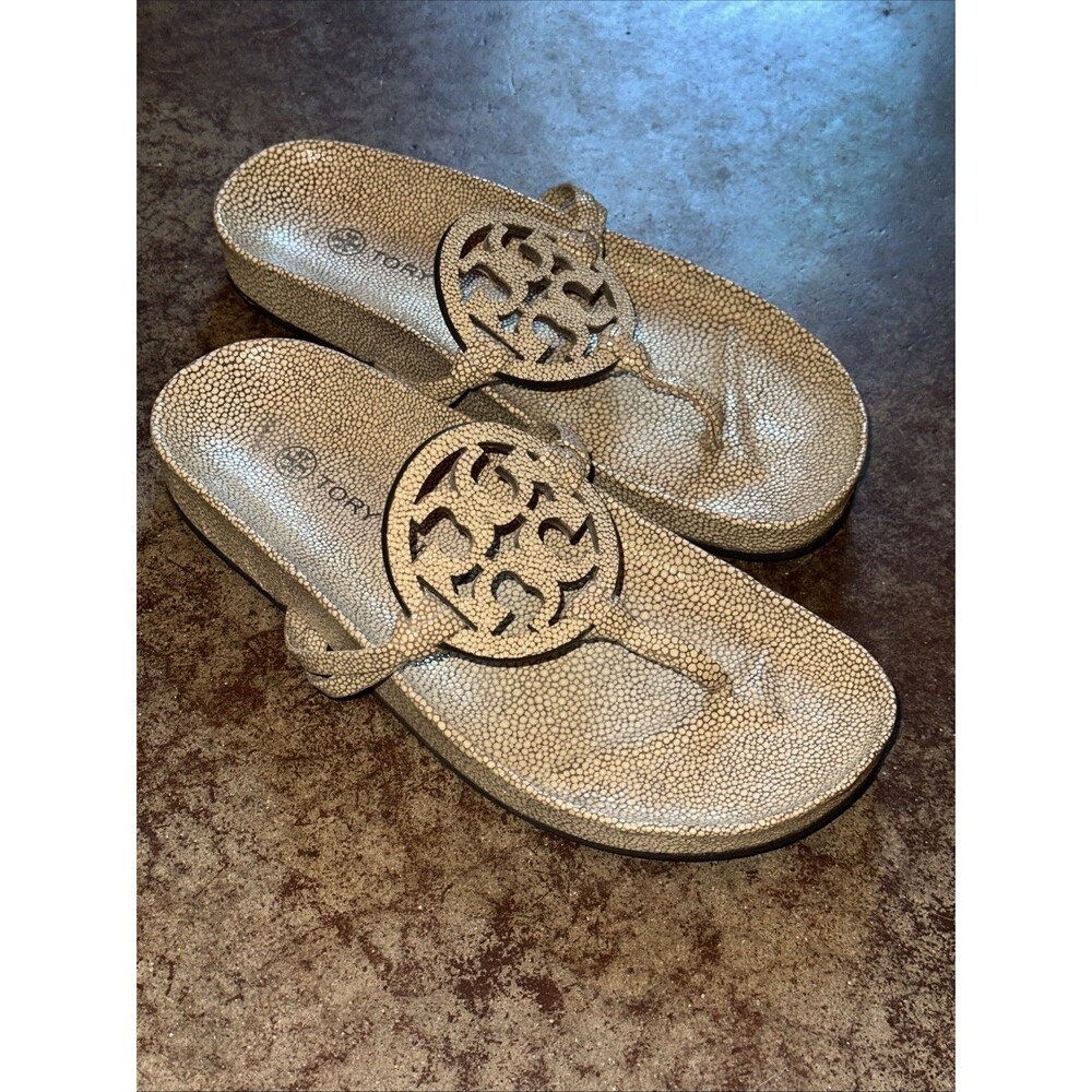 Tory Burch 5.5 Women’s Logo Sandals Flats Pebbled Tan Leather Things Slides - Picture 2 of 5